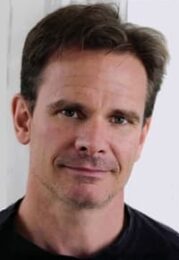 Peter Scolari